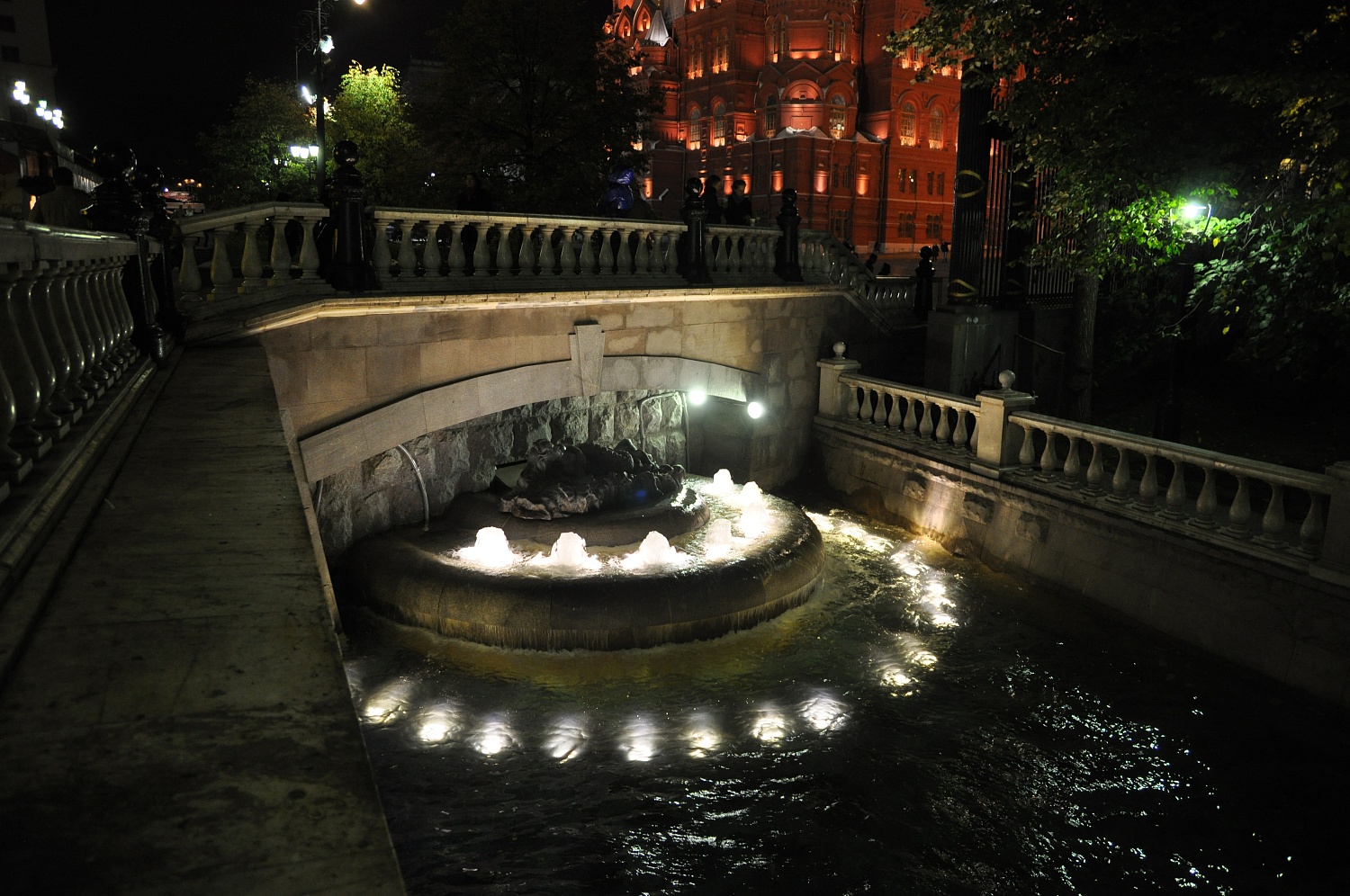 Проект освещения территории Манежной площади г. Москва